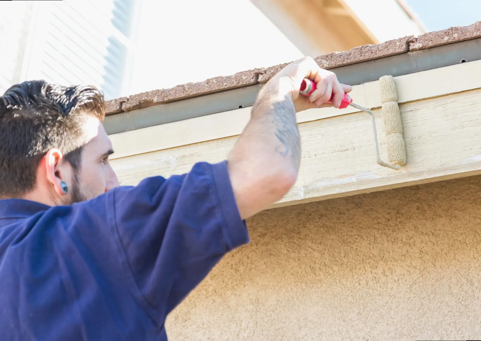 Equipo de pintor trabajando en Palazuelos de Eresma